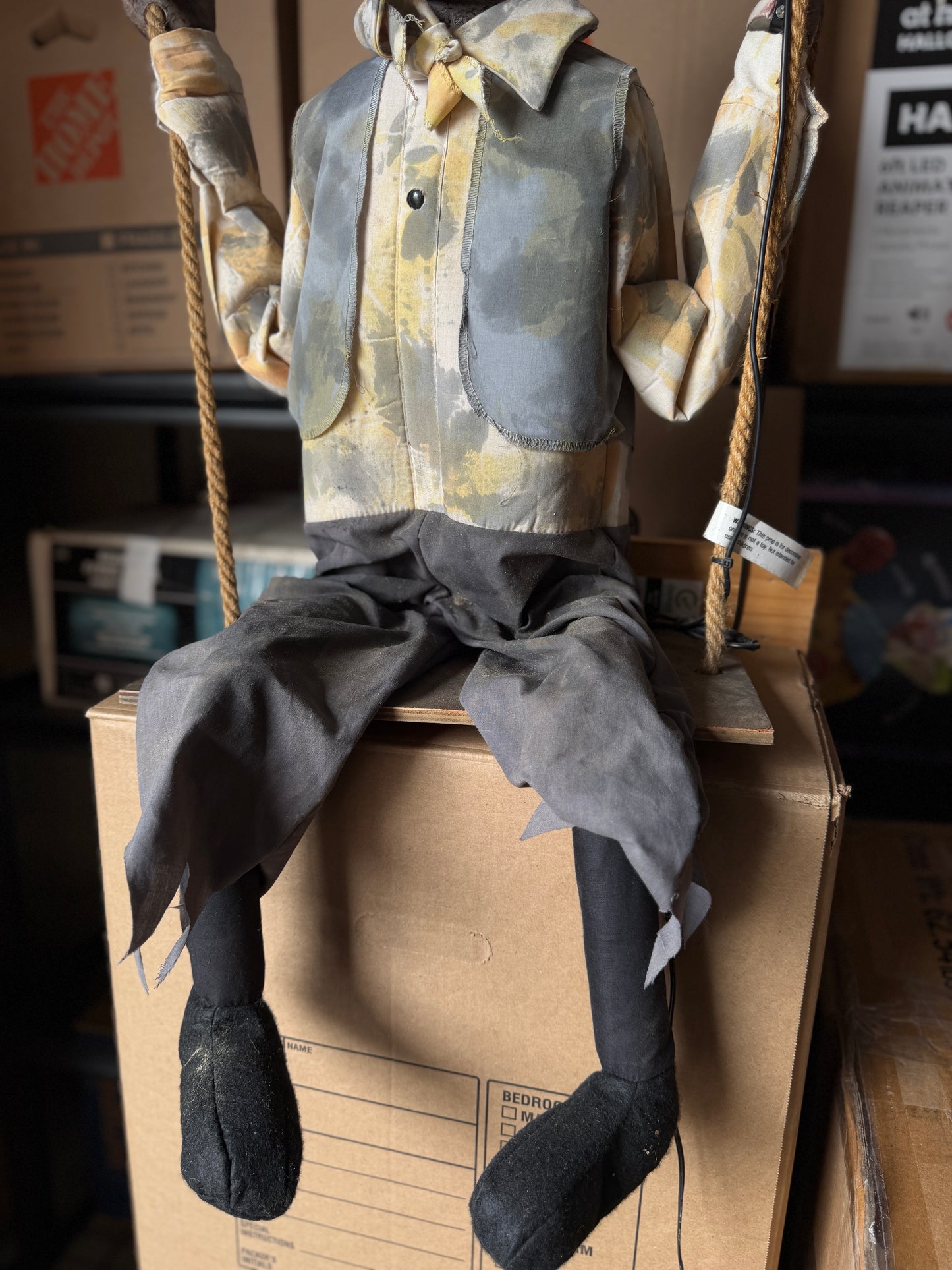 Swinging Skeleton Boy - Animatronic