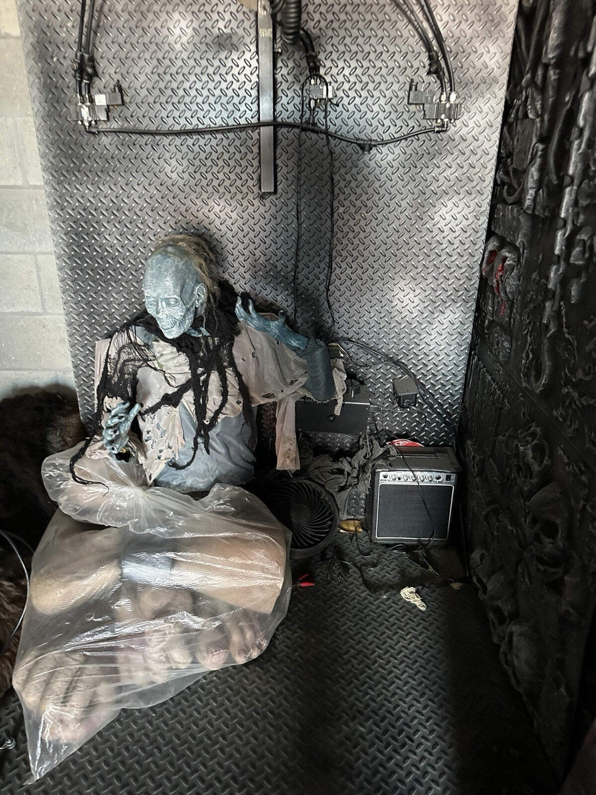 Halloween Animatronic Life Size Goreliath Distortions Unlimited Pneumatic