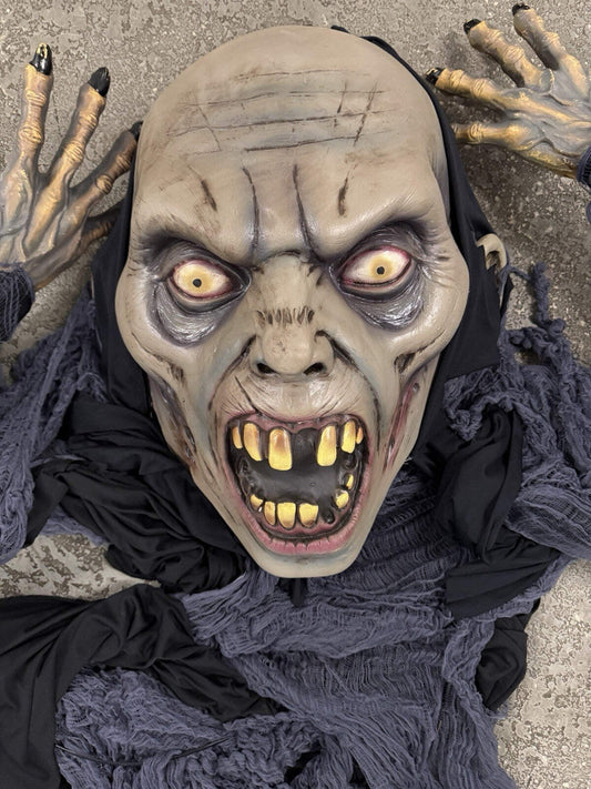 Spirit Halloween Life Size Giant 12ft Hanging Vampire Not Animatronic Animated