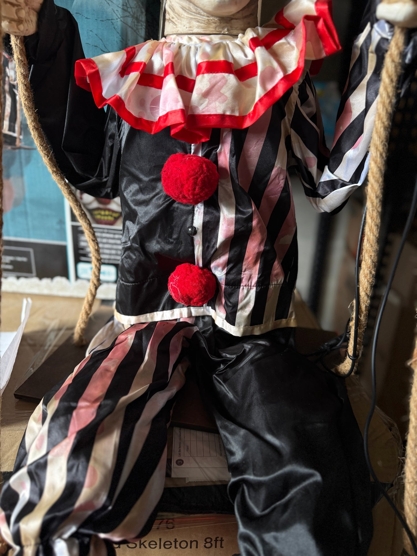 Swinging Chuckles - Animatronic