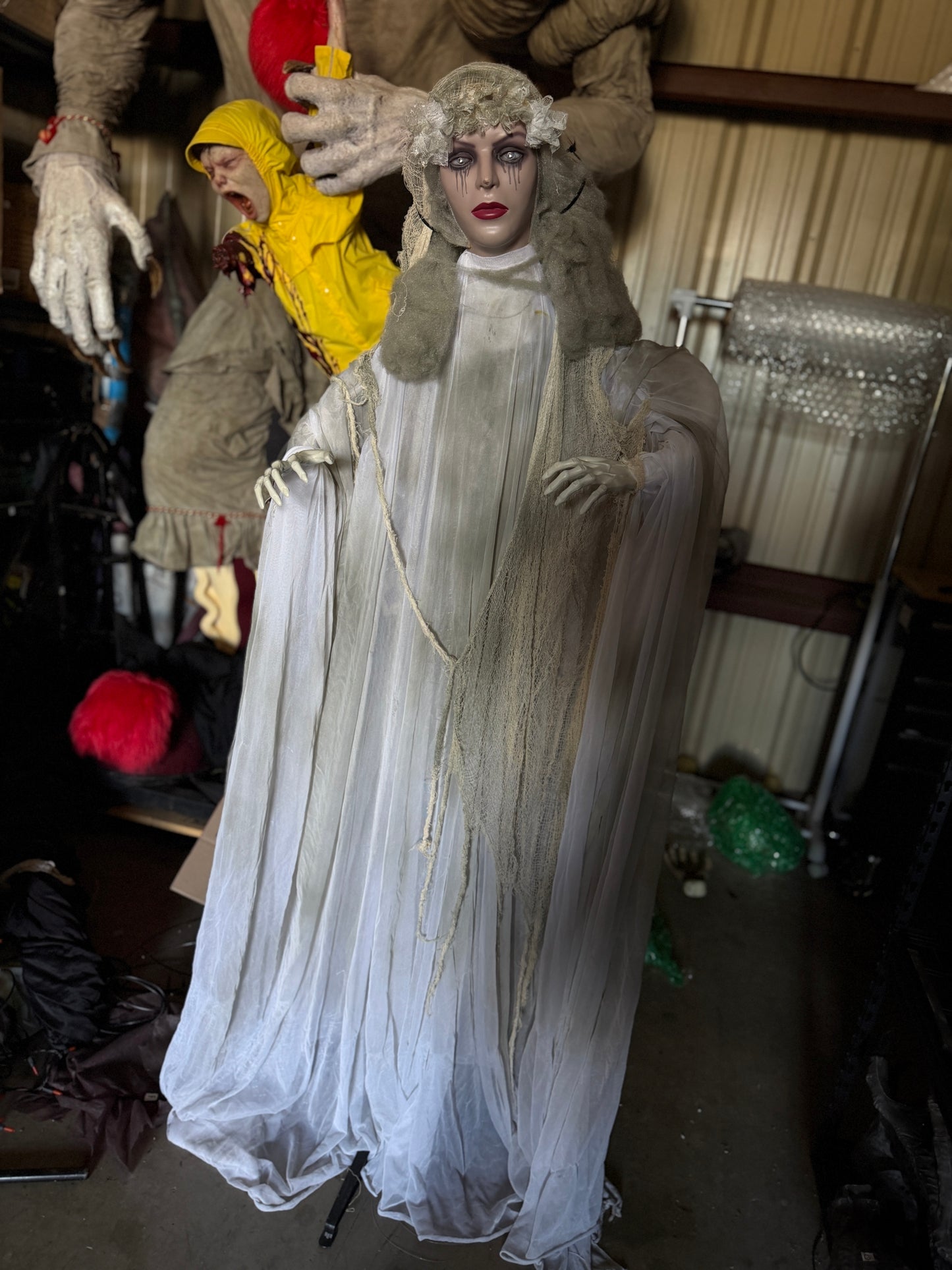 Venetian Bride Grandinroad Prop