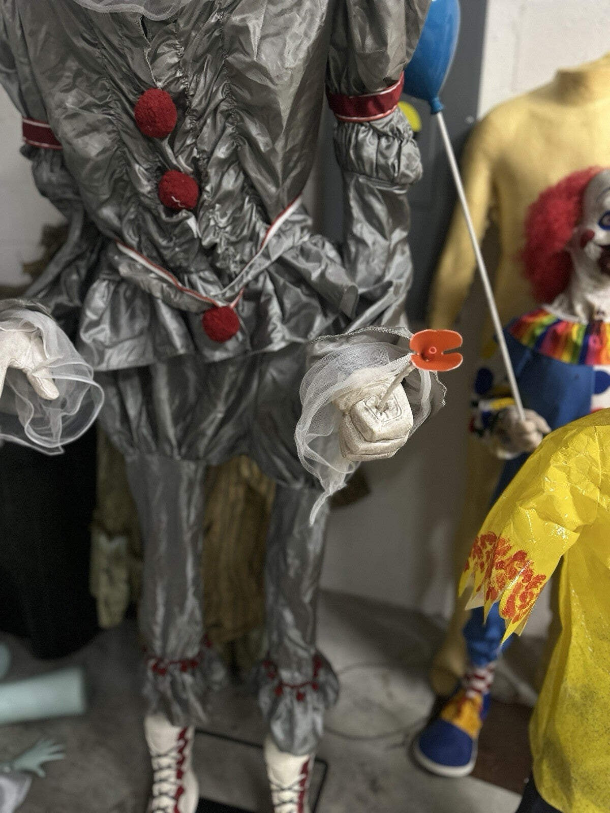 Spirit Halloween Animated Animatronic Life Size Pennywise IT Clown Prop