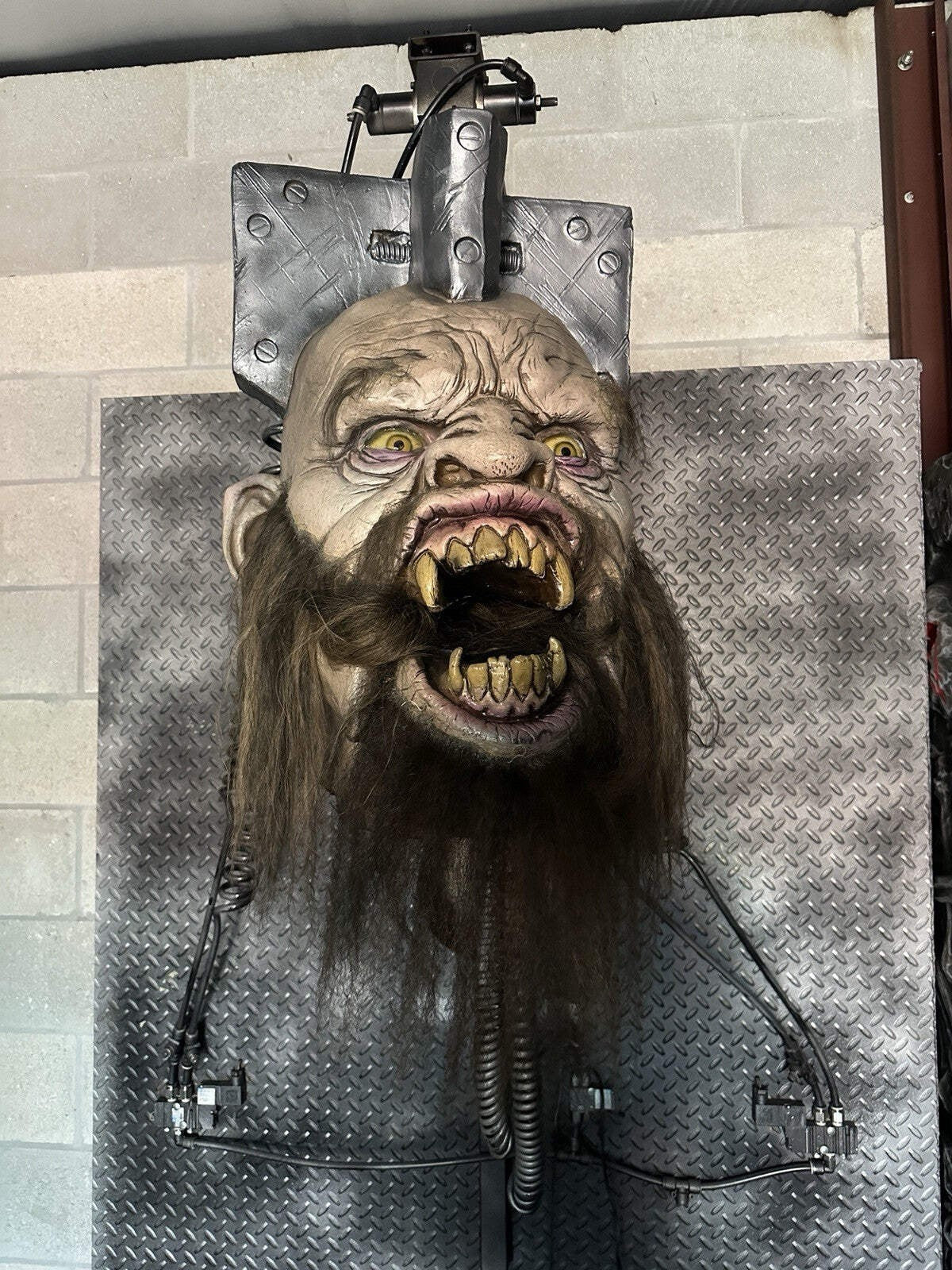 Halloween Animatronic Life Size Goreliath Distortions Unlimited Pneumatic