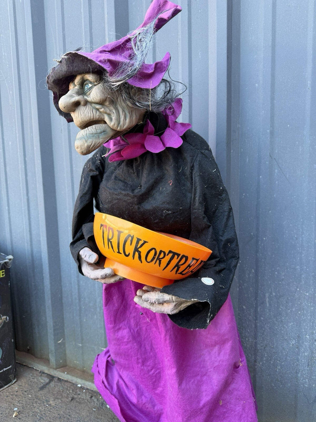 Spirit Halloween Life Size Animatronic Prop Magic Power Witch Bowl 3ft