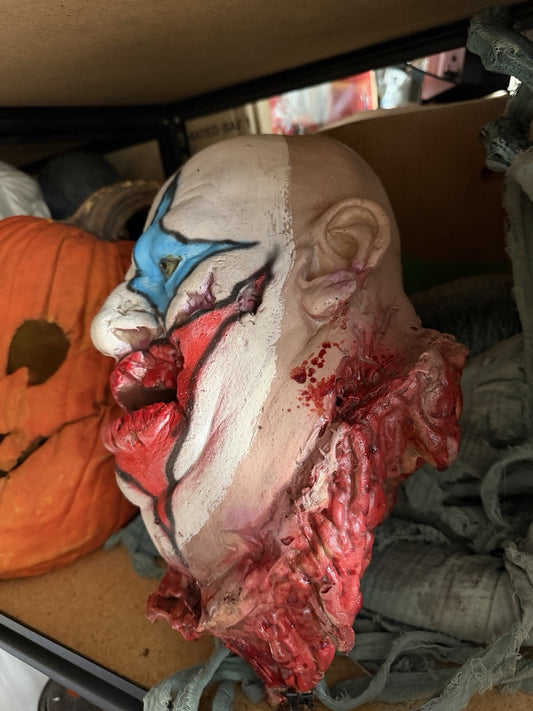 Spirit Halloween Animated LifeSize Animatronic Distortions Clown Severed Head