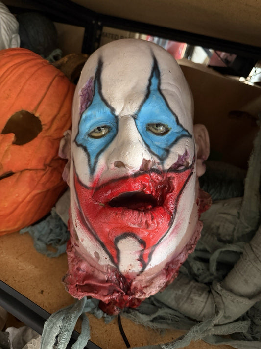 Spirit Halloween Animated LifeSize Animatronic Distortions Clown Severed Head