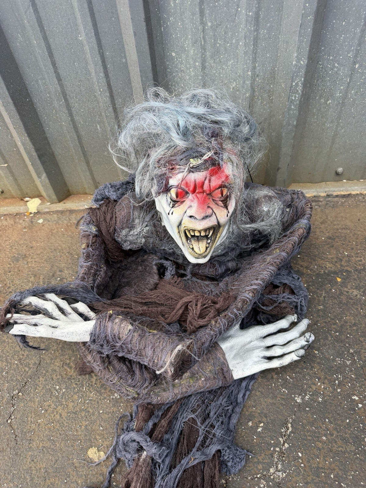 Spirit Halloween Life Size Hanging Vampire Bride Not Animatronic Forum Novelties