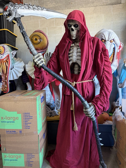 Spirit Halloween Animated Animatronic LifeSize Smoldering Reaper of Souls Grim 2
