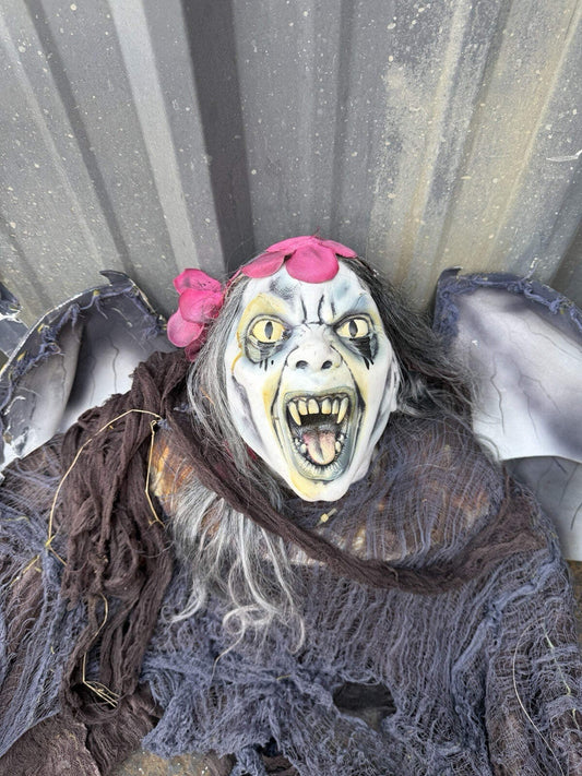 Spirit Halloween Life Size Hanging Vampire Bride Not Animatronic Forum Novelties