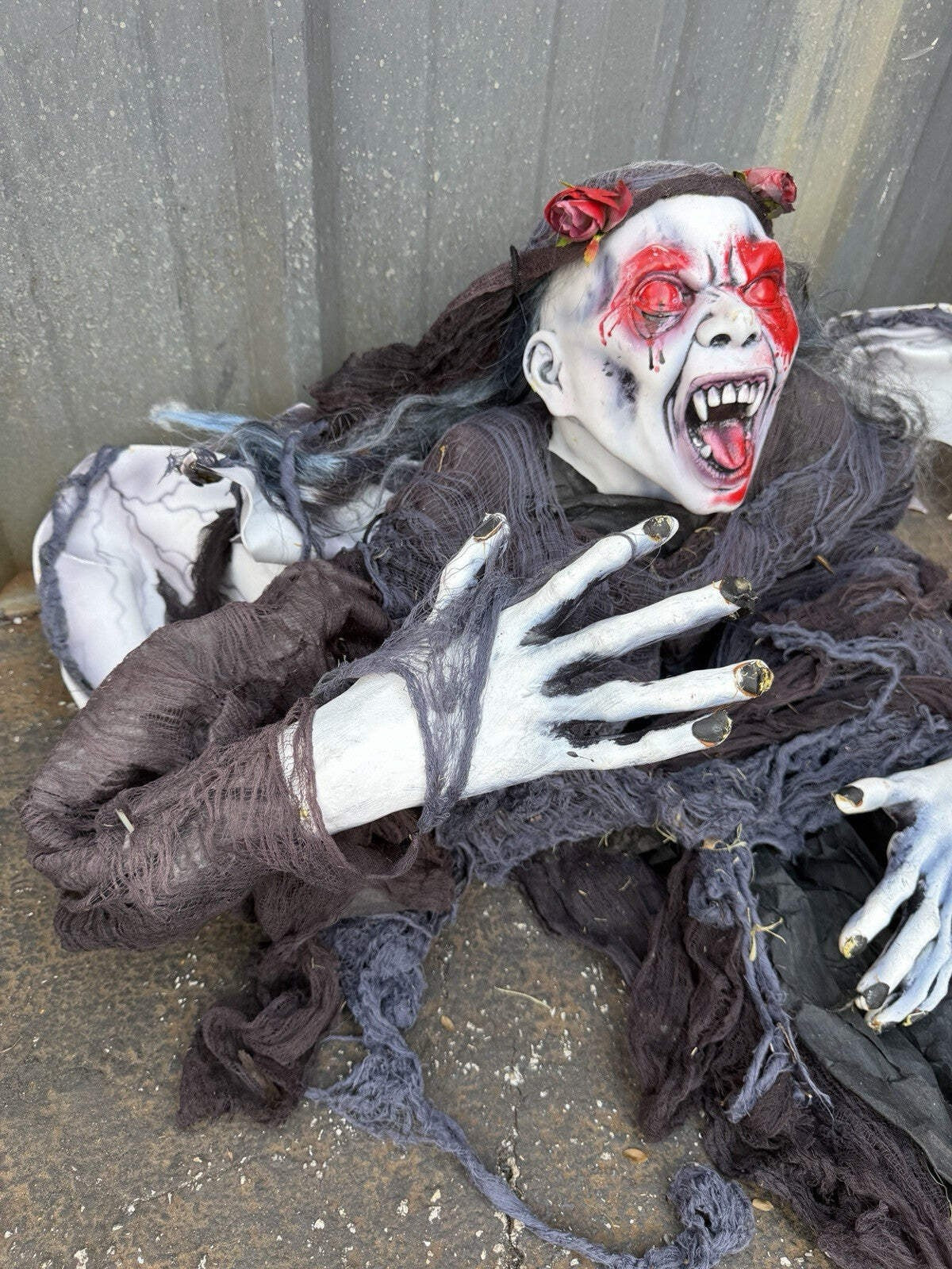 Spirit Halloween Life Size Hanging Vampire Bride Not Animatronic Forum Novelties