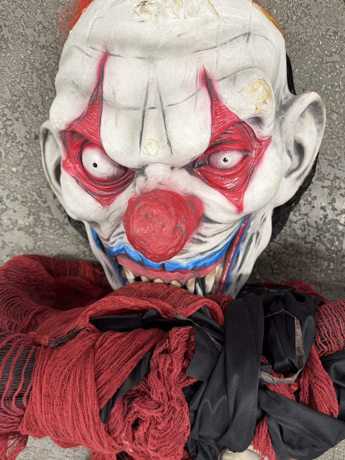 Spirit Halloween Life Size Giant 12ft Hanging Clown Carnival Not Animatronic
