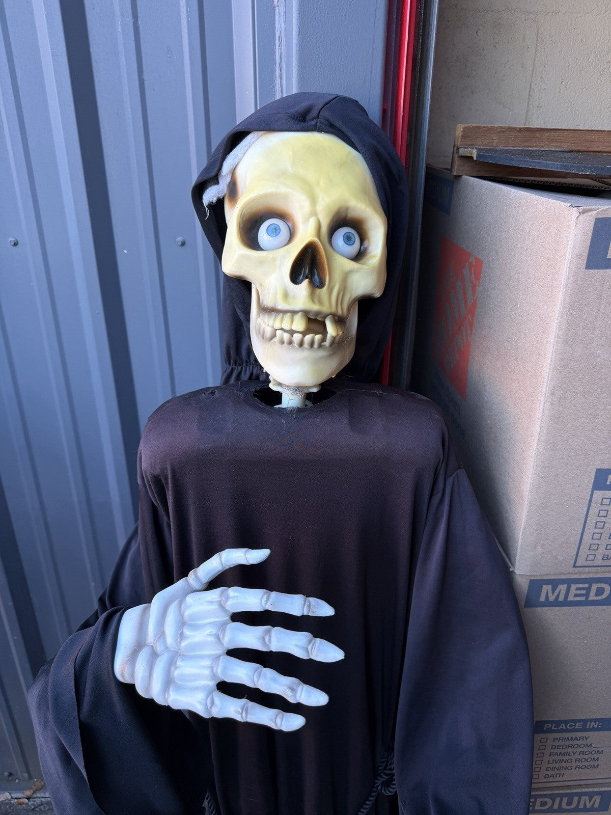 Gemmy Animatronic Life Size Spirit Halloween Prop Posable Reaper