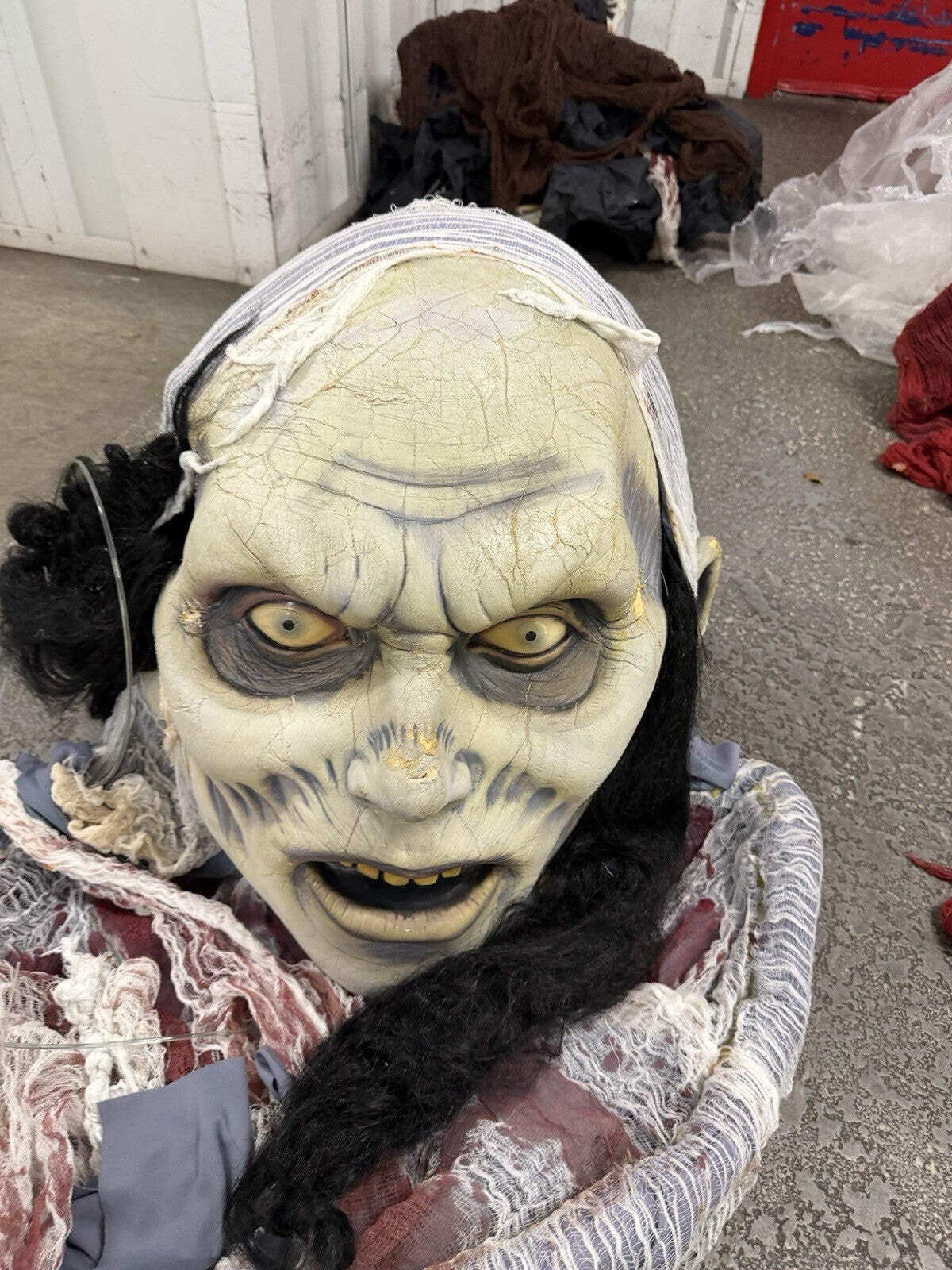 Spirit Halloween Life Size Giant 12ft Hanging Zombie Woman Not Animatronic