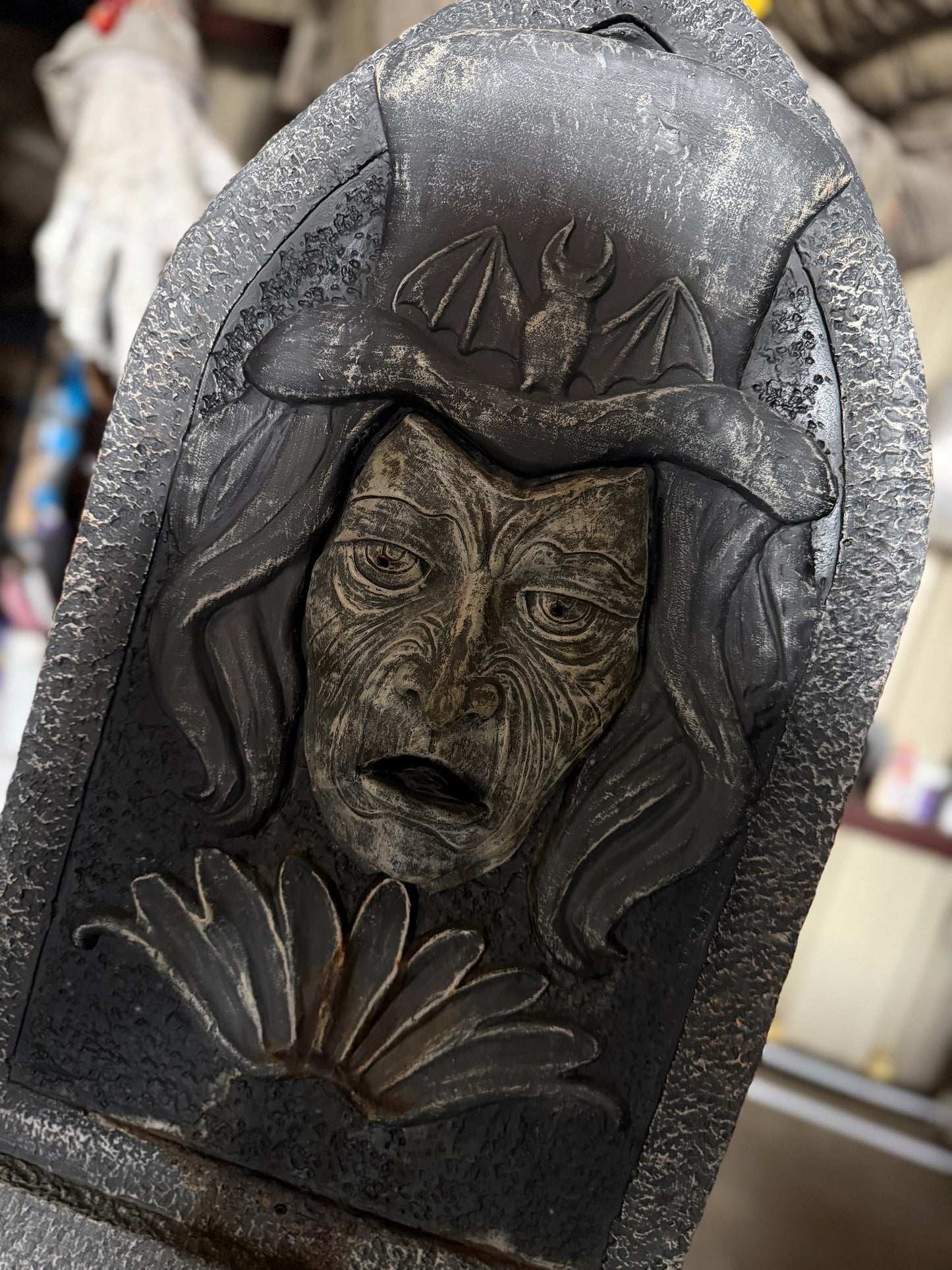 Gentleman Tombstone - Animatronic