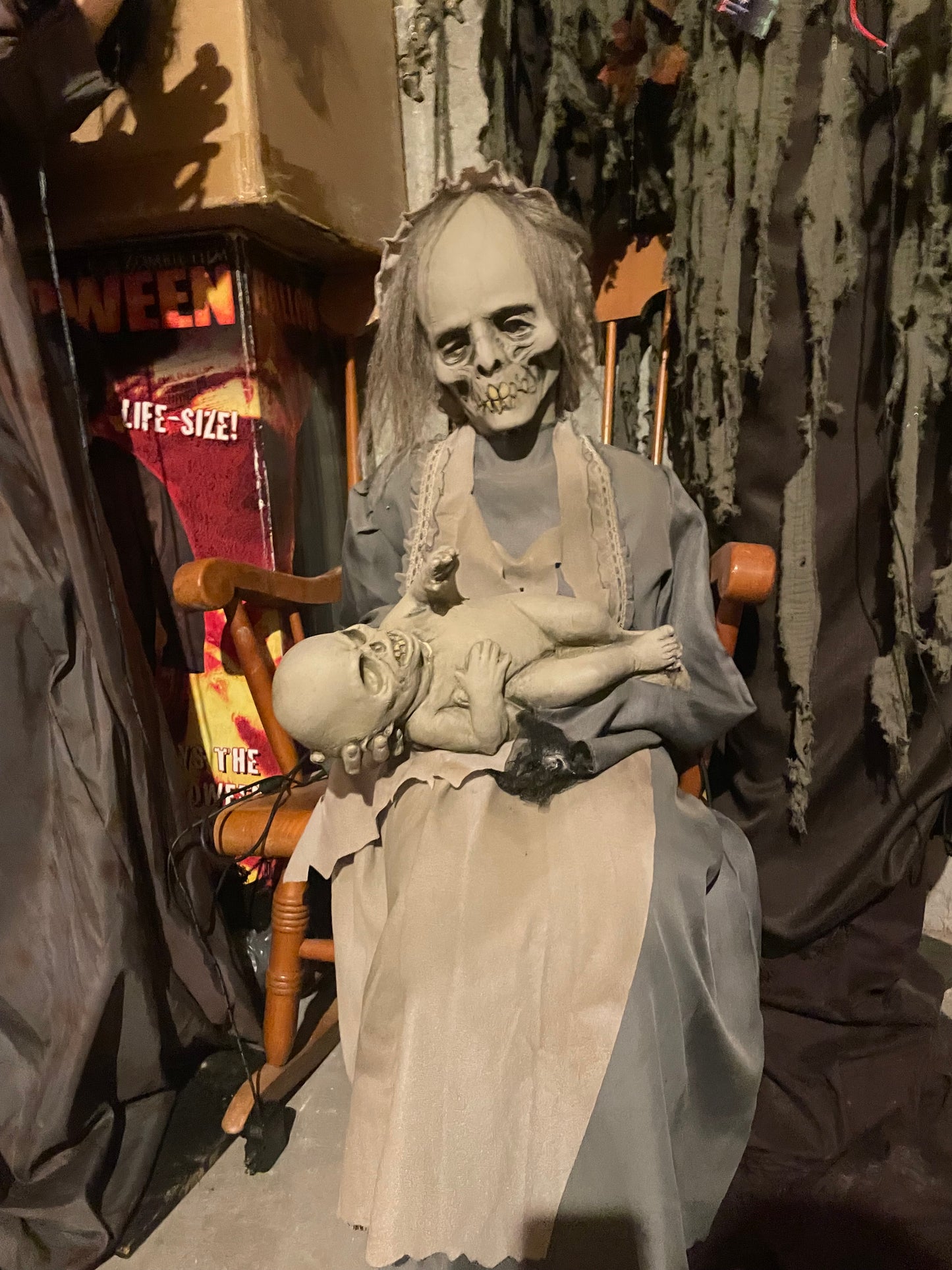 Lullaby - Distortions - Animatronic