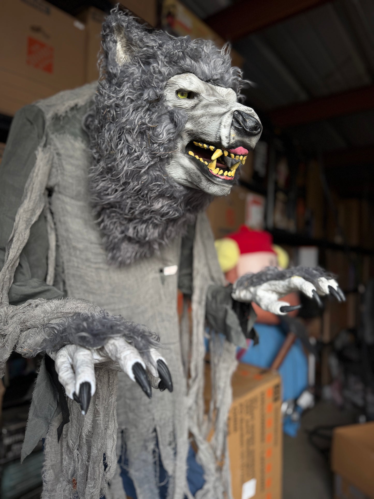 Towering Werewolf - Animatronic