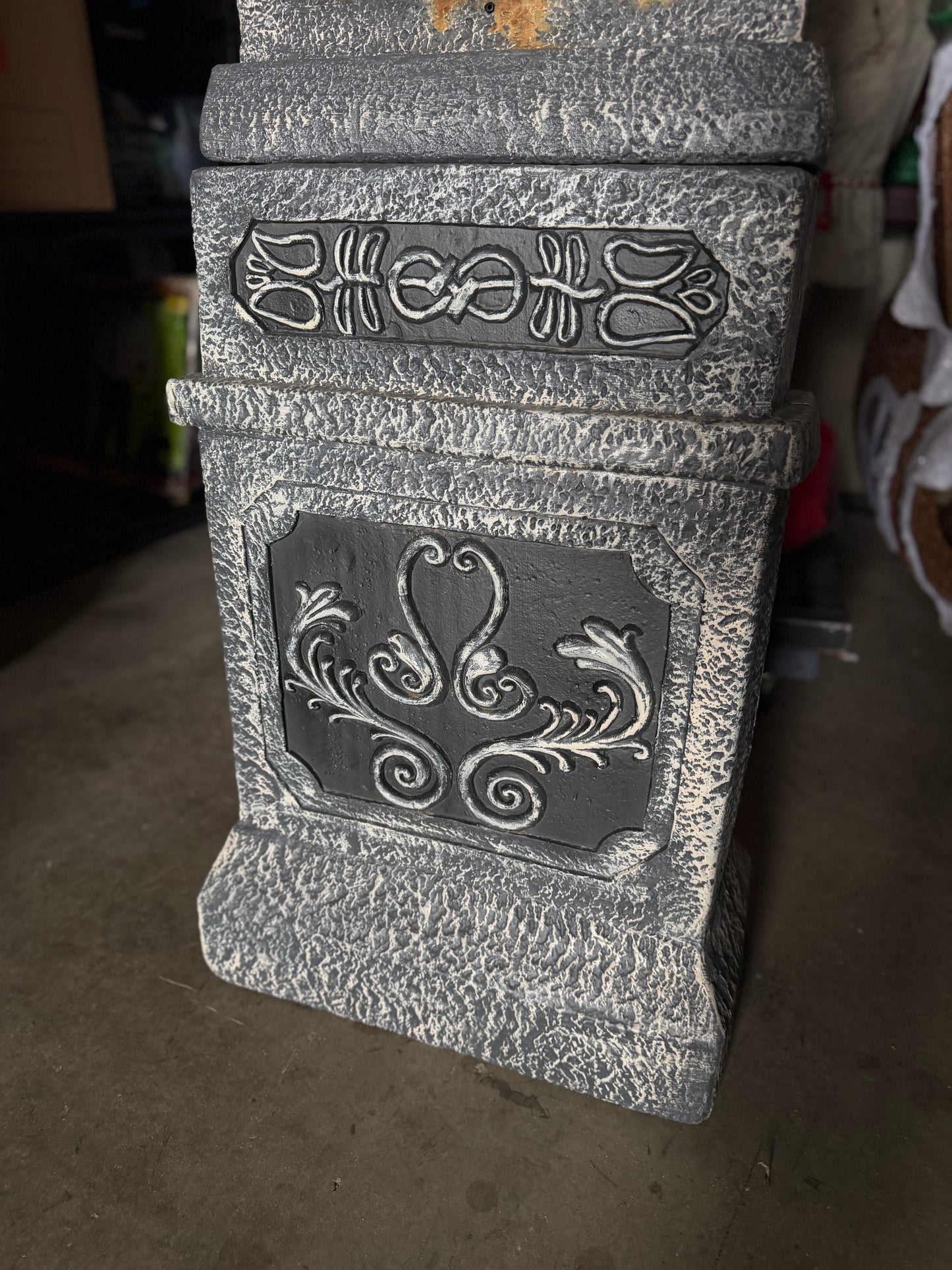 Gentleman Tombstone - Animatronic (STATIC)