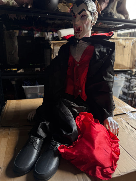 Rising Vampire Grandinroad Animatronic