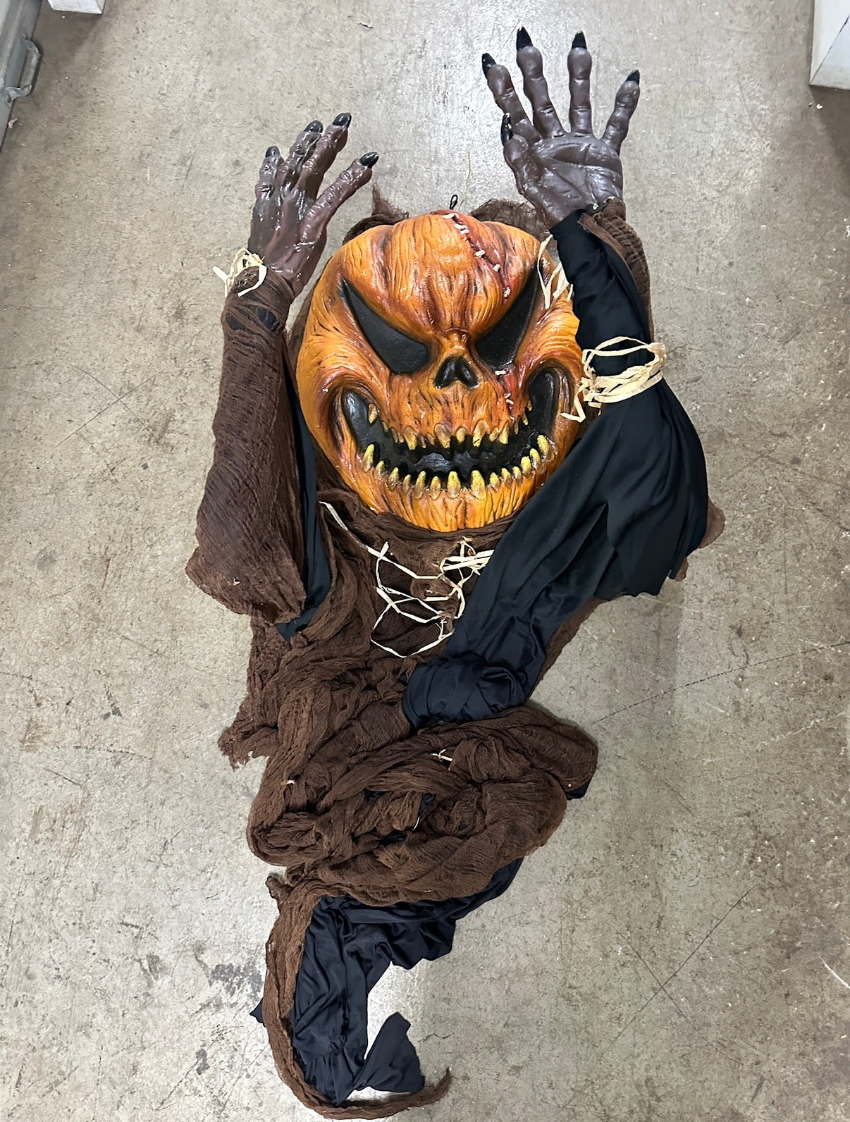12ft Hanging Pumpkin Man Animatronic