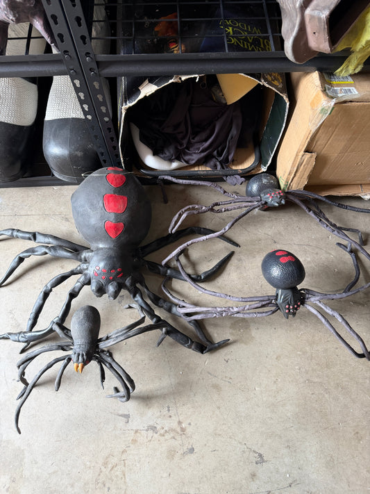 Lot of Spiders - Props